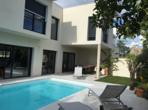Villa contemporaine avec piscine